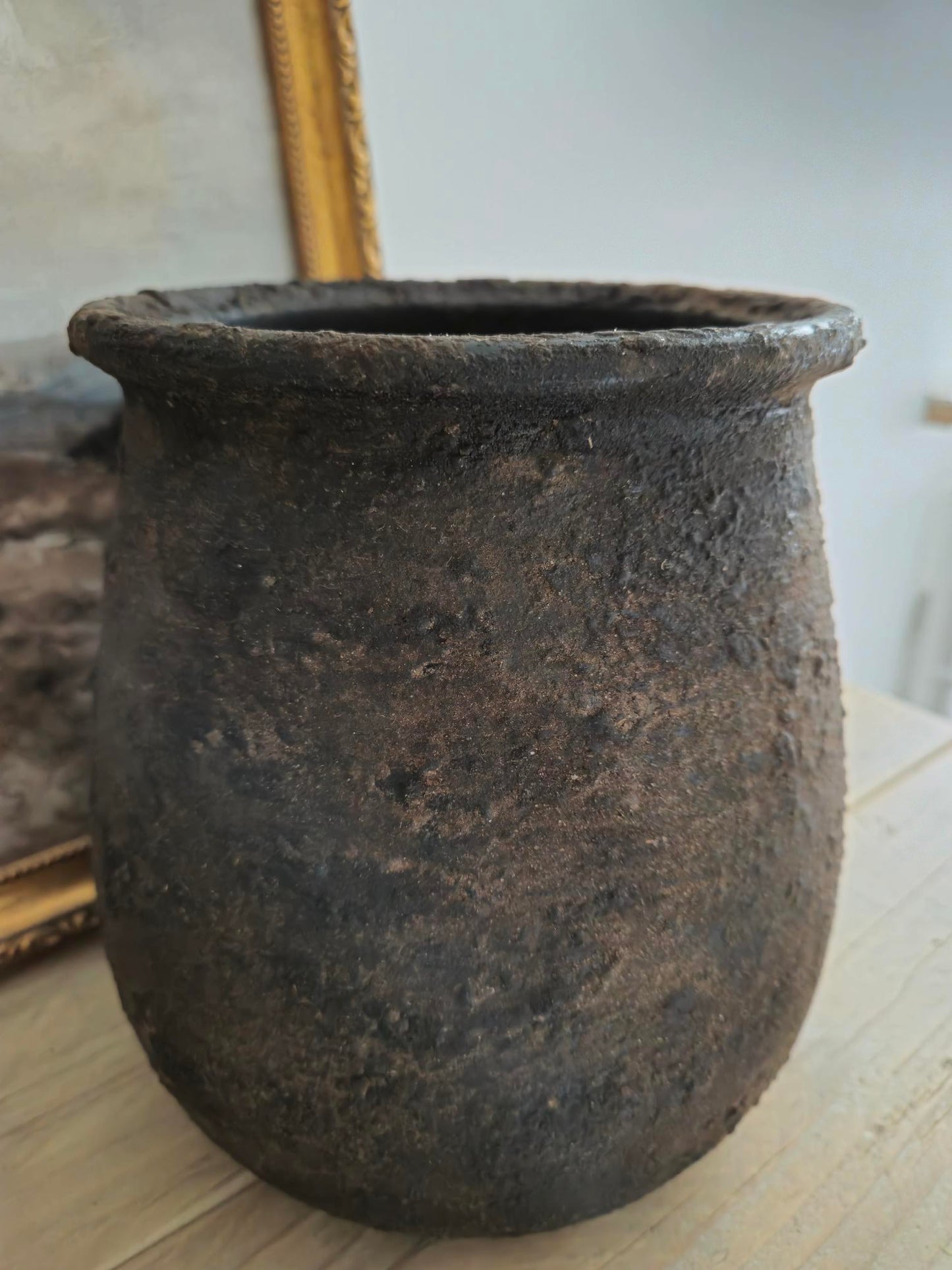 Herdwick Large distressed Vessel